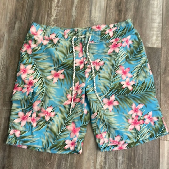 J. Crew 9" board short jungle floral swimsuit - Picture 2 of 9